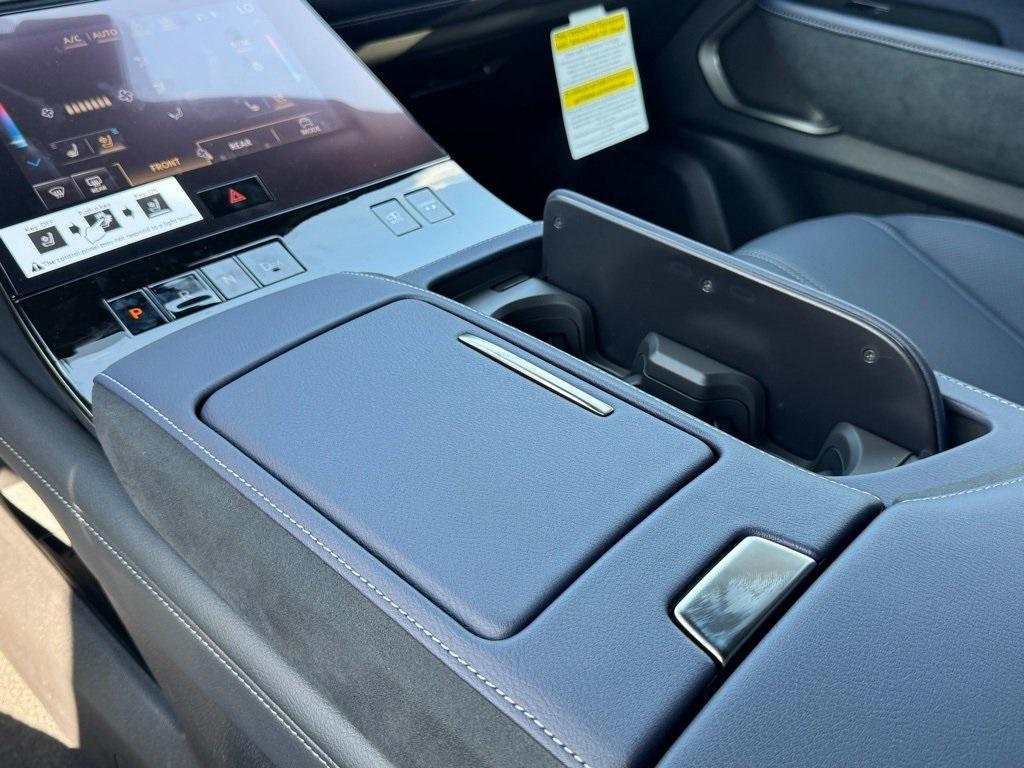 new 2026 INFINITI QX80 car, priced at $101,422