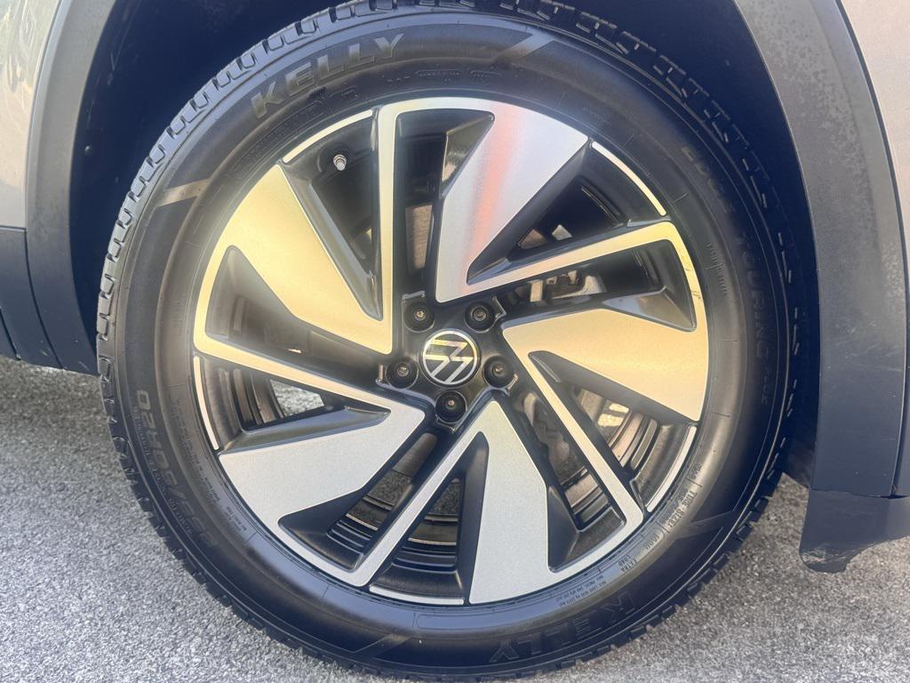 used 2024 Volkswagen Atlas car, priced at $26,599