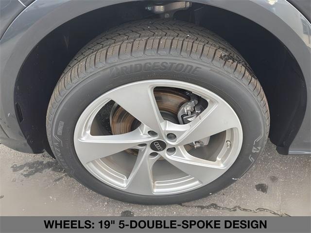 new 2025 Audi Q5 car, priced at $61,900