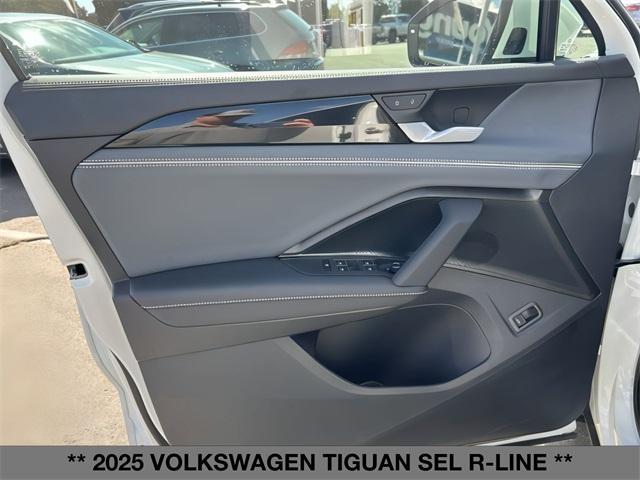 new 2025 Volkswagen Tiguan car, priced at $43,677