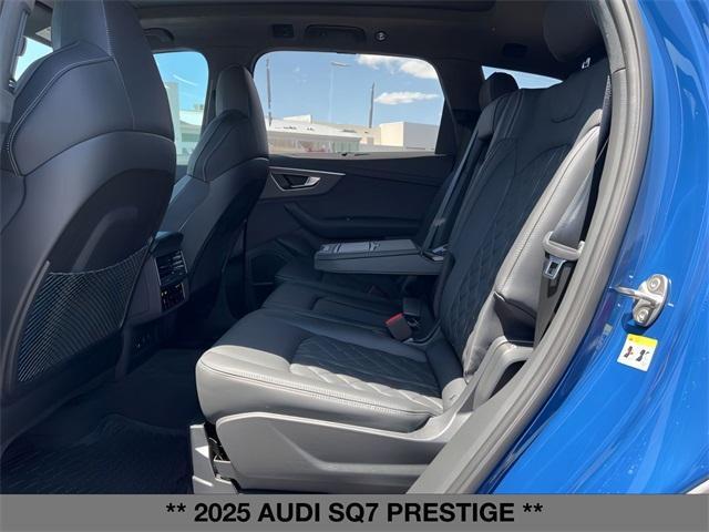 new 2025 Audi SQ7 car