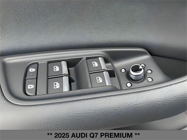 new 2025 Audi Q7 car, priced at $68,555