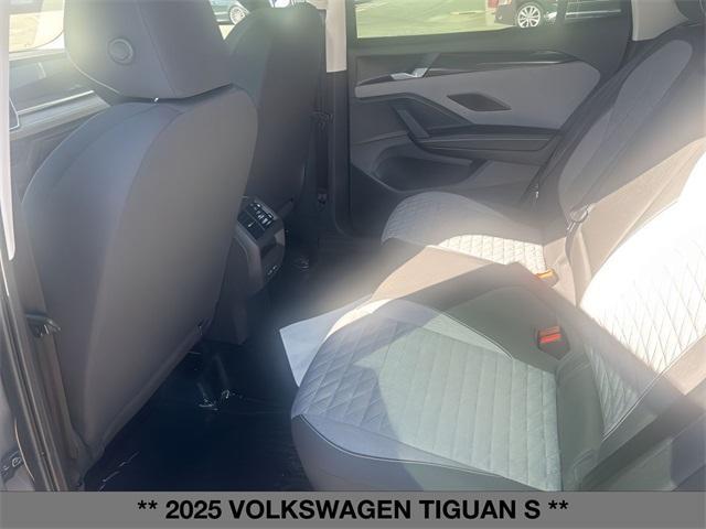new 2025 Volkswagen Tiguan car, priced at $33,882