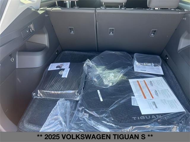 new 2025 Volkswagen Tiguan car, priced at $33,882