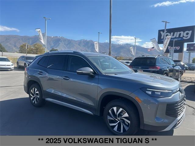 new 2025 Volkswagen Tiguan car, priced at $33,882