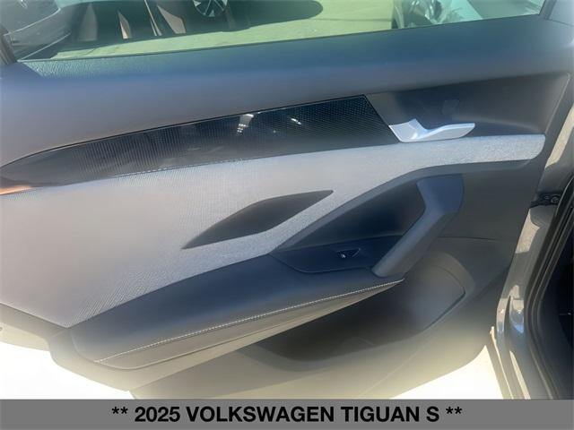 new 2025 Volkswagen Tiguan car, priced at $33,882