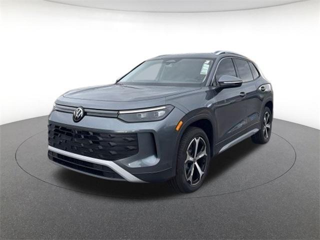 new 2025 Volkswagen Tiguan car, priced at $37,882