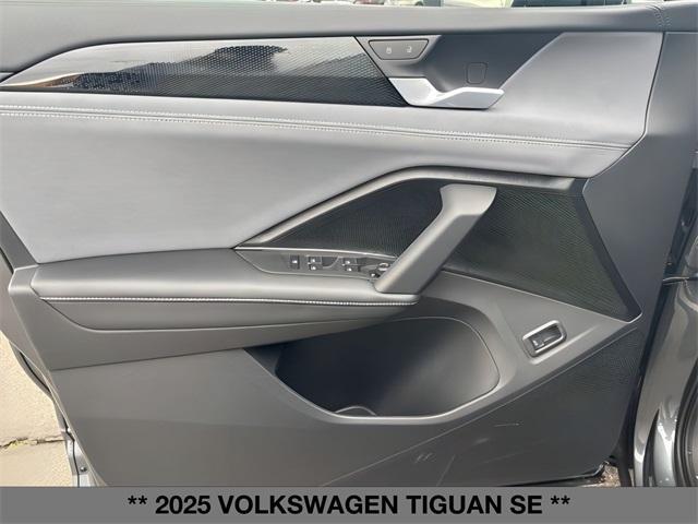new 2025 Volkswagen Tiguan car, priced at $37,882