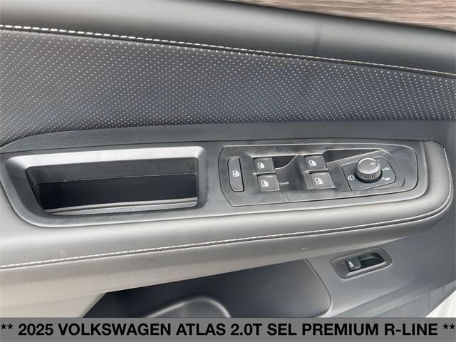 new 2025 Volkswagen Atlas car, priced at $57,286
