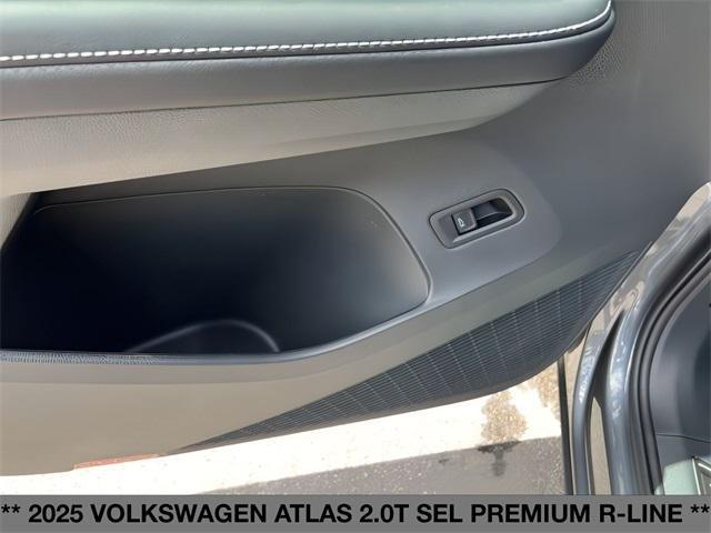 new 2025 Volkswagen Atlas car, priced at $56,539