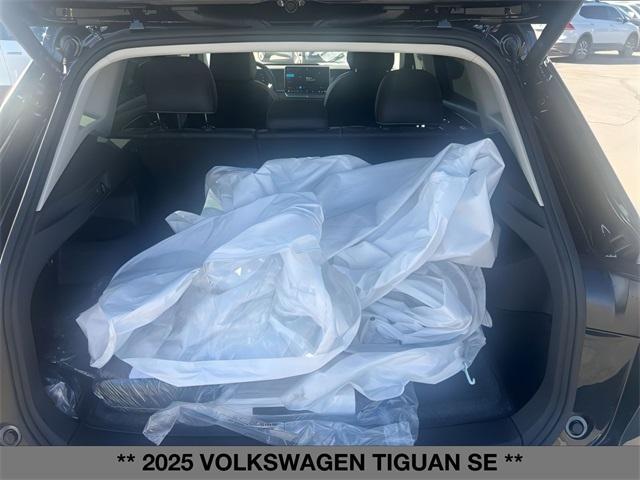 new 2025 Volkswagen Tiguan car, priced at $37,882