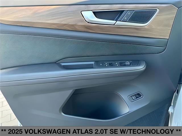 new 2025 Volkswagen Atlas car, priced at $44,990