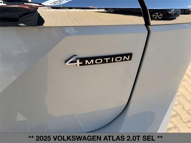 new 2025 Volkswagen Atlas car, priced at $52,684