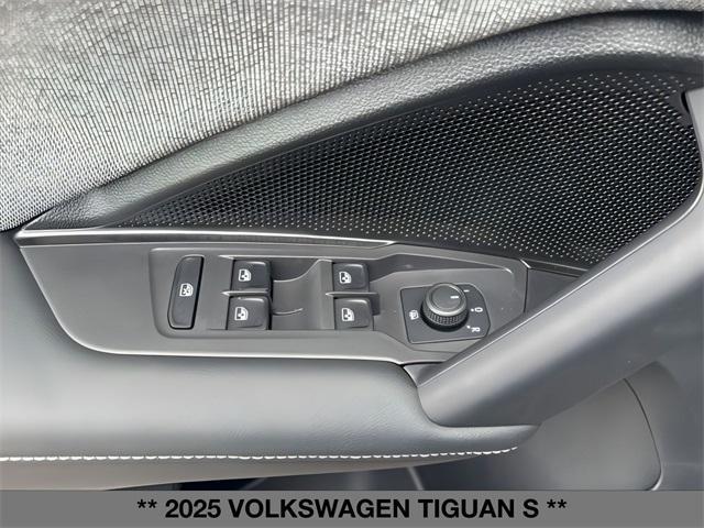 new 2025 Volkswagen Tiguan car, priced at $33,946