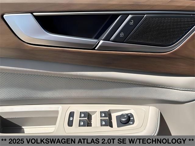 new 2025 Volkswagen Atlas car, priced at $47,545