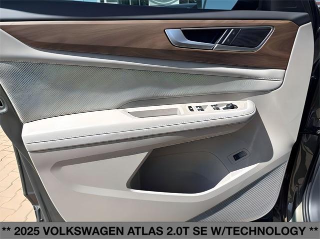 new 2025 Volkswagen Atlas car, priced at $47,545
