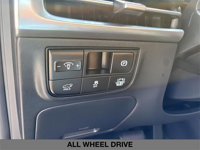 used 2025 Hyundai TUCSON Hybrid car, priced at $30,499
