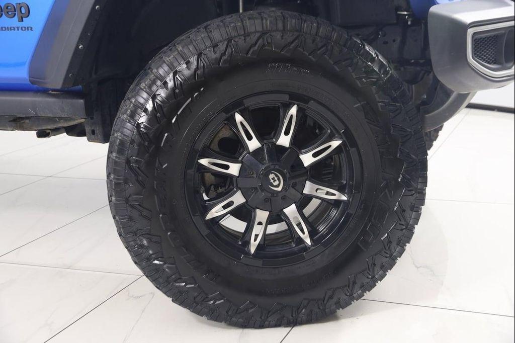 used 2023 Jeep Gladiator car, priced at $31,422