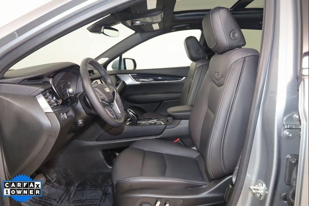 used 2024 Cadillac XT5 car, priced at $42,800