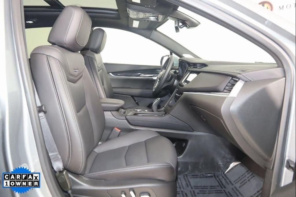 used 2024 Cadillac XT5 car, priced at $42,800