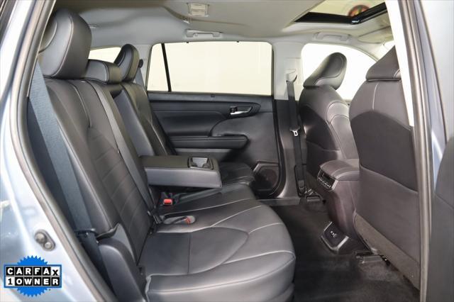 used 2021 Toyota Highlander Hybrid car, priced at $37,500