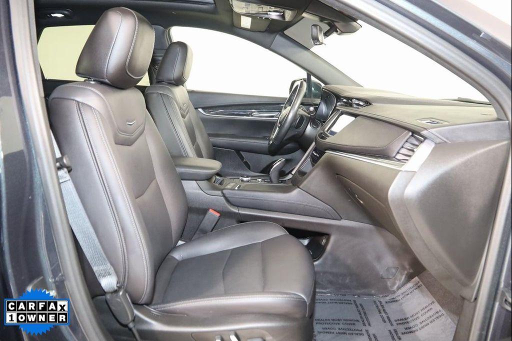 used 2022 Cadillac XT5 car, priced at $35,200