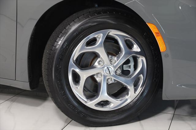 used 2022 Chrysler Pacifica car, priced at $31,400