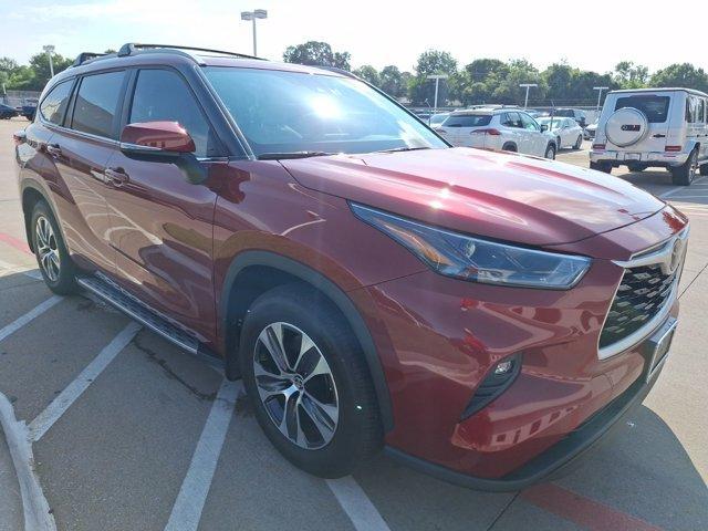 used 2024 Toyota Highlander car, priced at $41,998