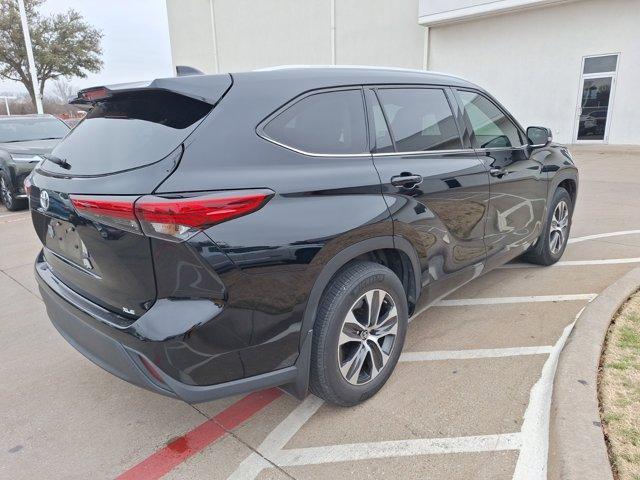 used 2022 Toyota Highlander car, priced at $36,998