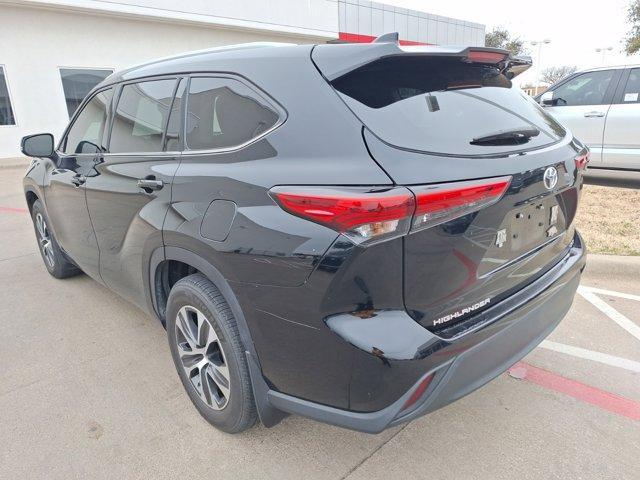 used 2022 Toyota Highlander car, priced at $36,998