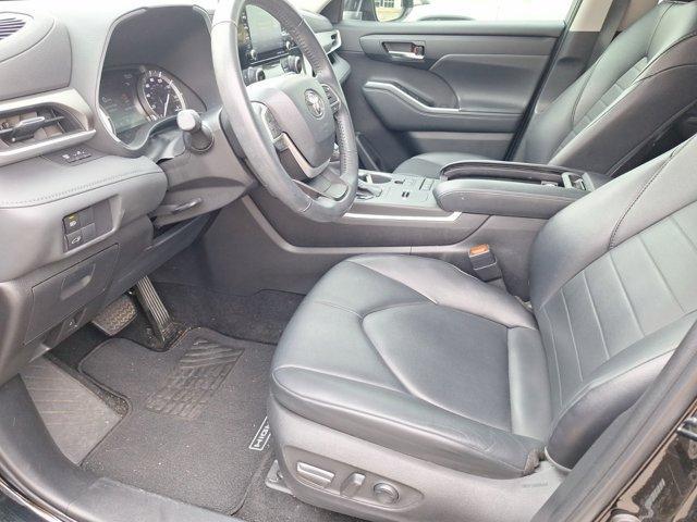 used 2022 Toyota Highlander car, priced at $36,998