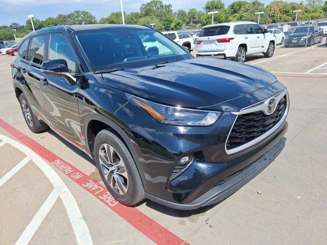 used 2023 Toyota Highlander car, priced at $34,727