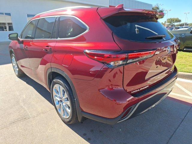 used 2023 Toyota Highlander car, priced at $44,774