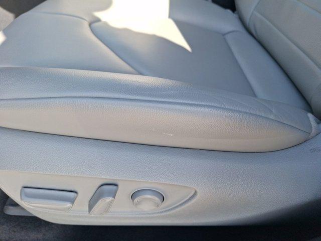 used 2022 Toyota Highlander Hybrid car, priced at $38,998