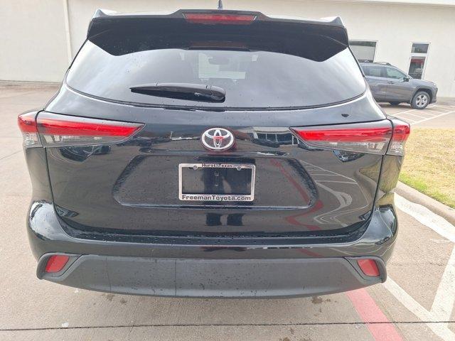 used 2022 Toyota Highlander car, priced at $34,130