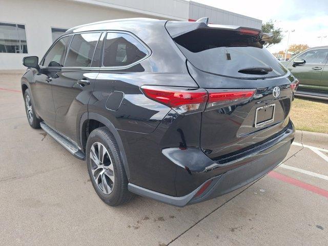 used 2022 Toyota Highlander car, priced at $34,130