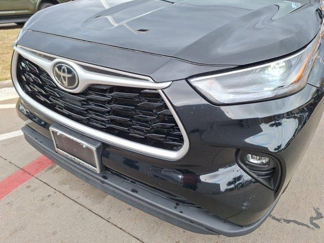 used 2022 Toyota Highlander car, priced at $34,130