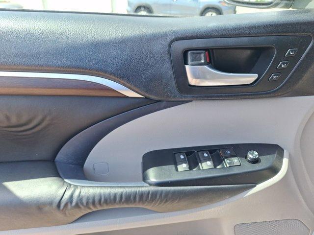 used 2016 Toyota Highlander car, priced at $17,998