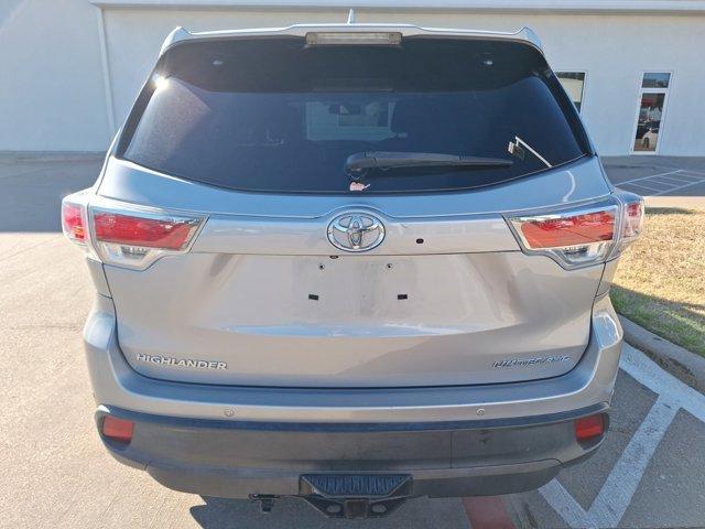 used 2016 Toyota Highlander car, priced at $21,894