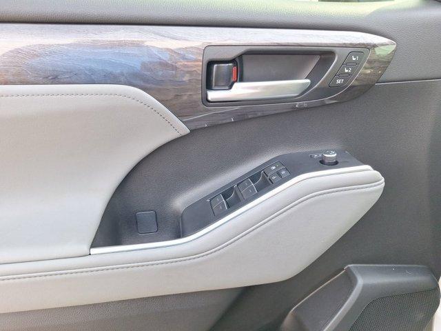 used 2024 Toyota Highlander car, priced at $51,486