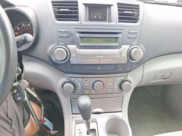 used 2009 Toyota Highlander car, priced at $9,774