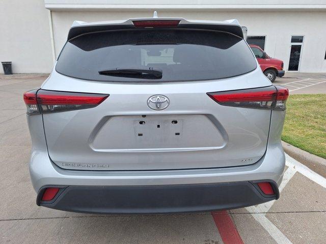 used 2021 Toyota Highlander car, priced at $34,274