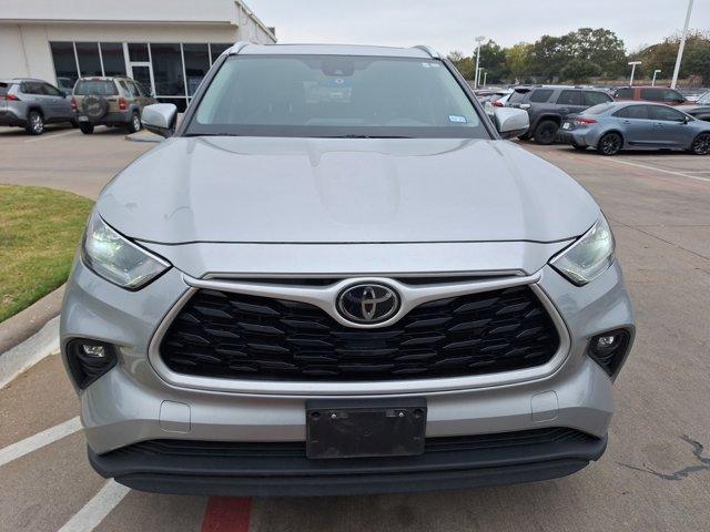 used 2021 Toyota Highlander car, priced at $34,274