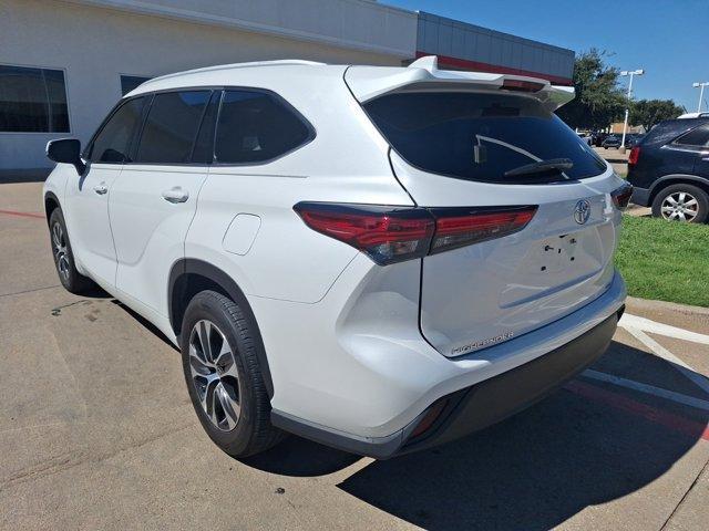 used 2022 Toyota Highlander car, priced at $36,774