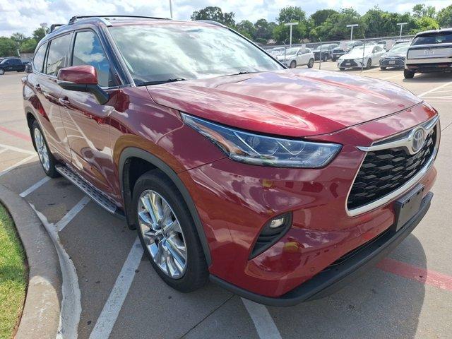 used 2022 Toyota Highlander Hybrid car, priced at $31,998