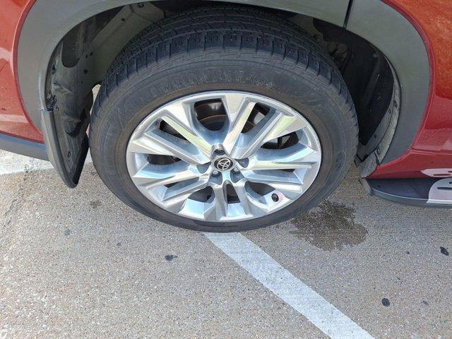 used 2022 Toyota Highlander Hybrid car, priced at $31,998