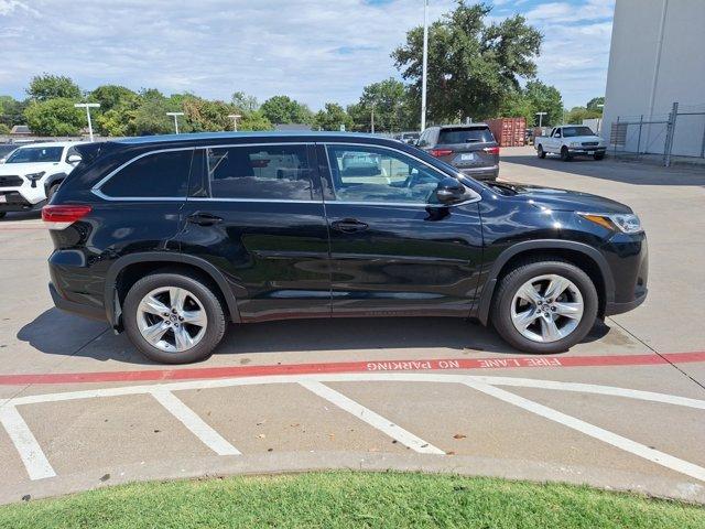 used 2017 Toyota Highlander car, priced at $27,998