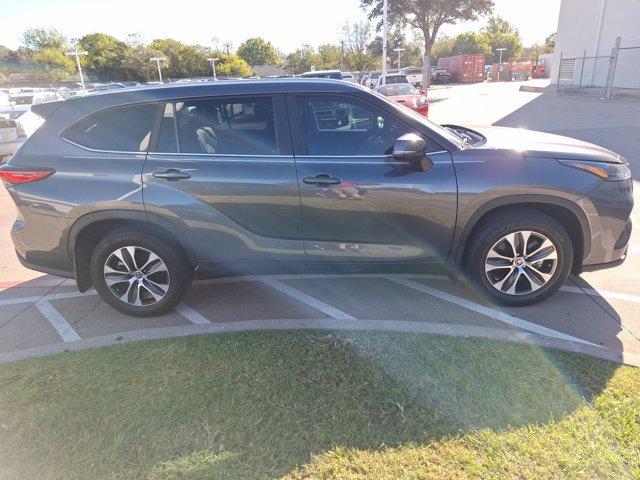 used 2023 Toyota Highlander Hybrid car, priced at $41,274