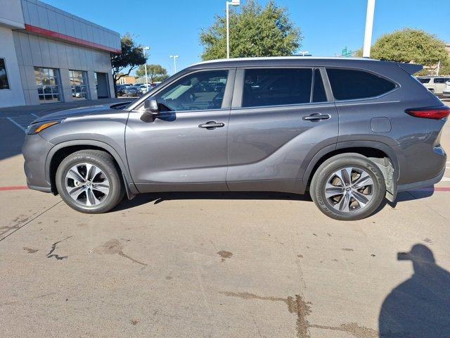 used 2023 Toyota Highlander Hybrid car, priced at $41,274