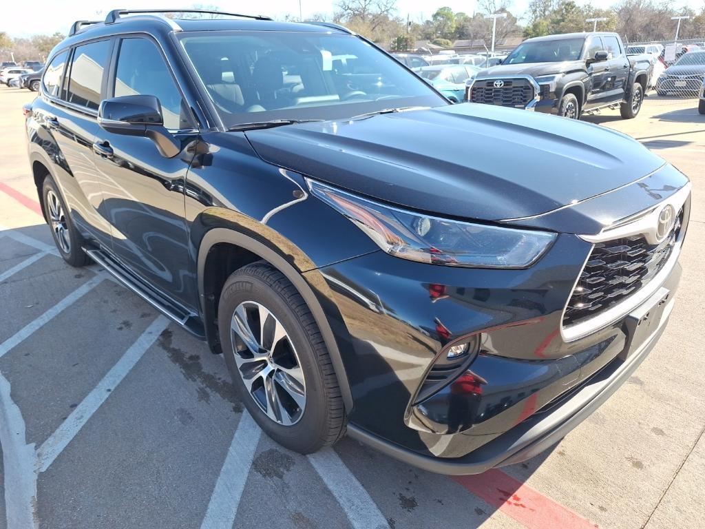 used 2024 Toyota Highlander car, priced at $45,991